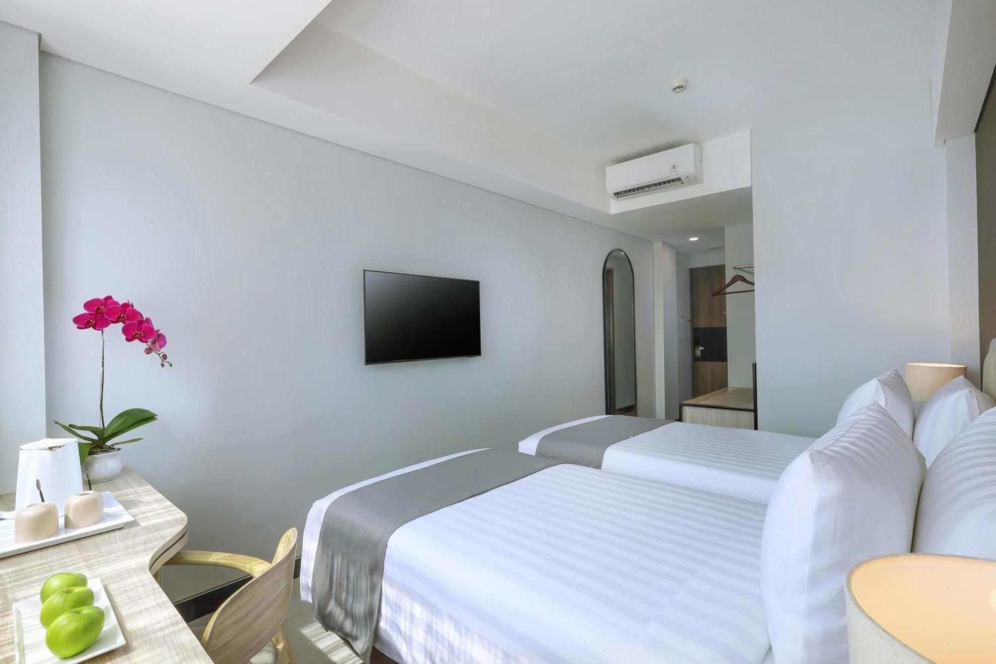 Hotel Royal Regantris Kuta à Kuta Lombok Extérieur photo